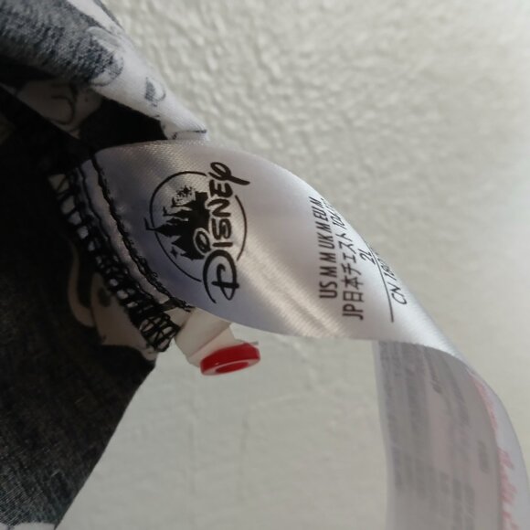 Disney 101 Dalmatians Men's black shirt.  Size M Allover Print. - Picture 3 of 4